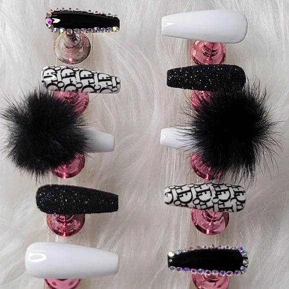 Acrylic press on nails - Picture 5 of 6